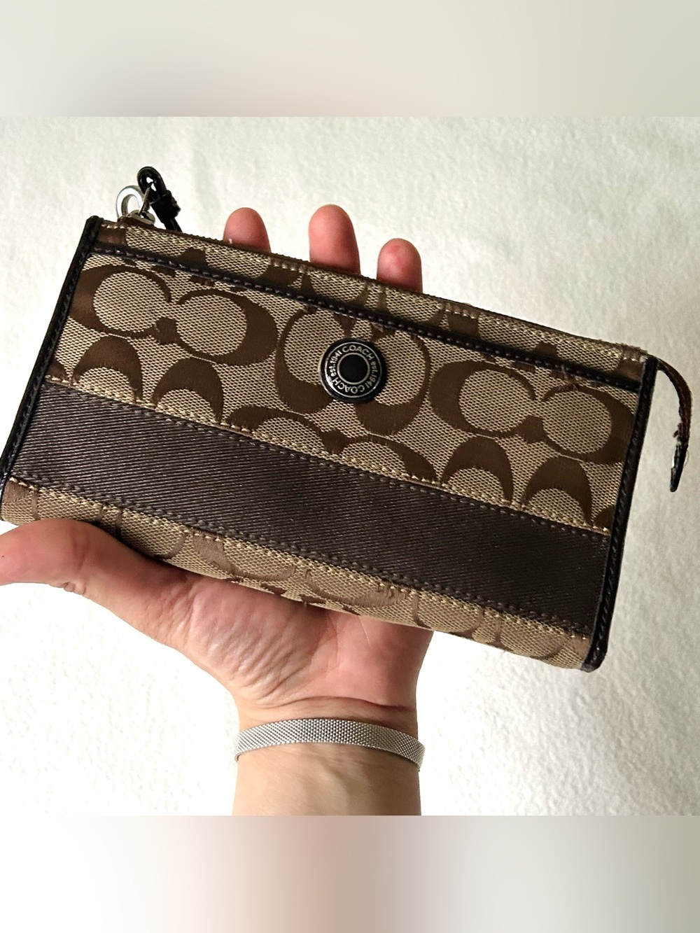 Coach Signature Stripe Zippy Wallet - brown